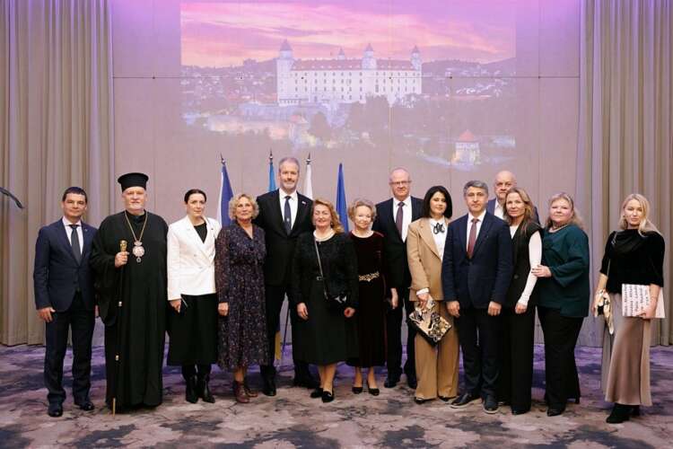 Ганна Дрогальчук серед учасників урочистого прийому