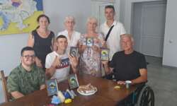 Майстриня Любов Абайдулаєва провела майстер-клас із валяння вовною для людей з інвалідністю