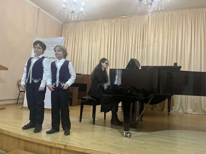 Переможці номінації «Академічний спів» конкурсу вокальних ансамблів малих форм здобувачів освіти мистецьких шкіл Закарпатської області