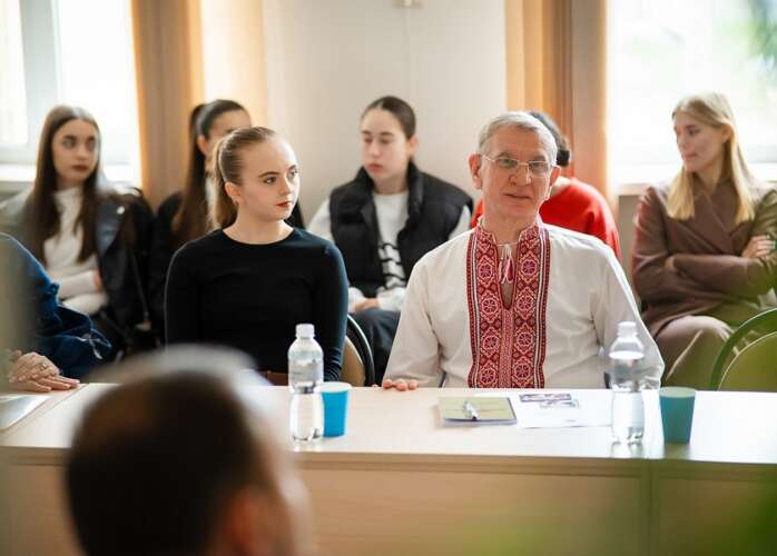 Микола Мовнар ділився спогадами про співпрацю з Іваном Пастеляком на фольклорно-мистецькому форумі