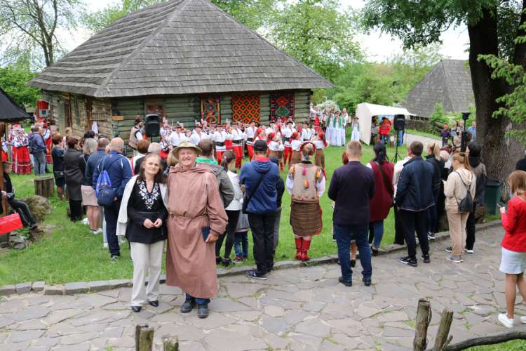 «Барвистий вінок Закарпаття» представили  в Ужгородському скансені