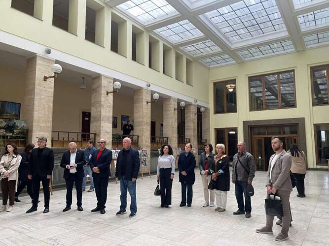 В атріумі презентували виставку робіт учнів мистецьких шкіл області з нагоди Міжнародного дня пам’яті про Чорнобильську катастрофу