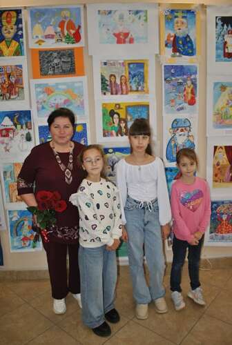 УЛЮБЛЕНЕЦЬ МАЛЕЧІ ПРИЙШОВ ДО УЖГОРОДА – НА МАЛЮНКАХ УЧАСНИКІВ КОНКУРСУ «ДО НАС ІДЕ МИКОЛАЙ»