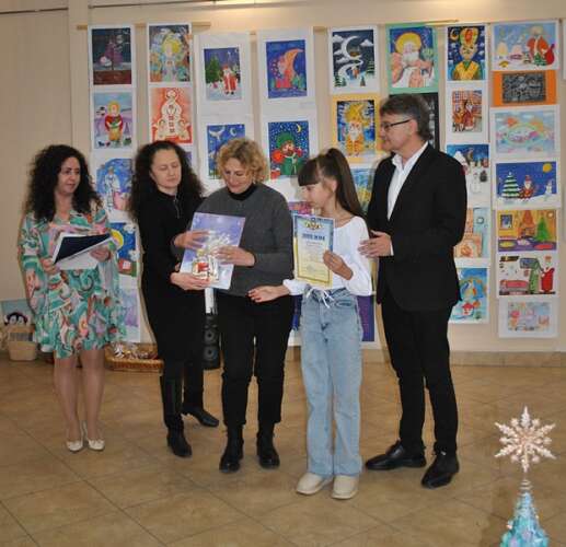 УЛЮБЛЕНЕЦЬ МАЛЕЧІ ПРИЙШОВ ДО УЖГОРОДА – НА МАЛЮНКАХ УЧАСНИКІВ КОНКУРСУ «ДО НАС ІДЕ МИКОЛАЙ»