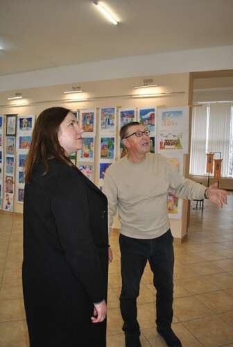 УЛЮБЛЕНЕЦЬ МАЛЕЧІ ПРИЙШОВ ДО УЖГОРОДА – НА МАЛЮНКАХ УЧАСНИКІВ КОНКУРСУ «ДО НАС ІДЕ МИКОЛАЙ»