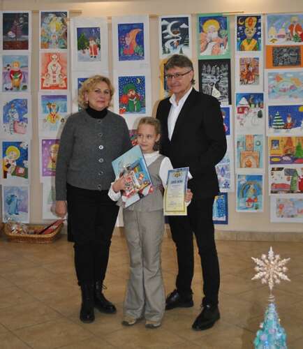 УЛЮБЛЕНЕЦЬ МАЛЕЧІ ПРИЙШОВ ДО УЖГОРОДА – НА МАЛЮНКАХ УЧАСНИКІВ КОНКУРСУ «ДО НАС ІДЕ МИКОЛАЙ»