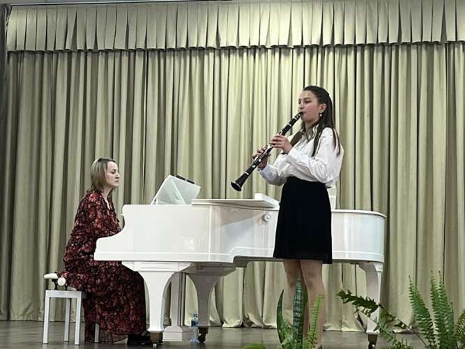 Переможці конкурсу індивідуальних виконавців здобувачів освіти старших класів  мистецьких шкіл Закарпатської області у номінації «Духові та ударні інструменти»