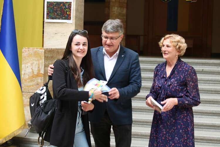 «Дитячі мрії» презентували в атріумі Закарпатської ОДА