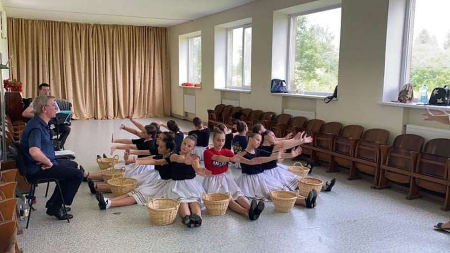 Майстер-клас з народної хореографії з учасниками танцювального ансамблю «Гаклірка» провів Микола Мовнар