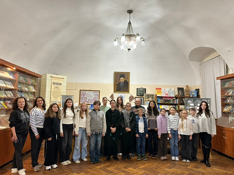 Слово, що єднає покоління: юні театрали відвідали народний літературний музей Закарпаття