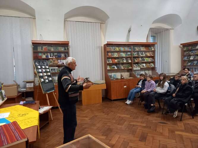 Слово, що єднає покоління: юні театрали відвідали народний літературний музей Закарпаття
