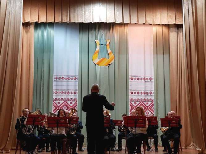 Духовий оркестр «Гелікон» і театр підтвердили звання «народний аматорський колектив»