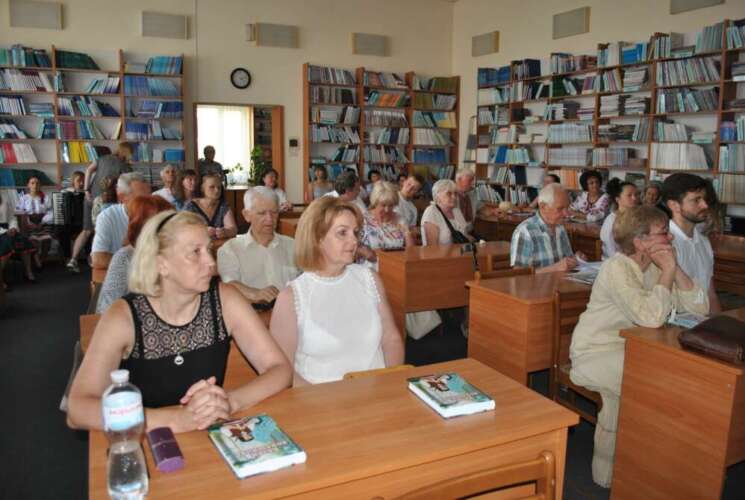 ЗА КАЗКАМИ - ДО РІДНОГО СЕЛА ...ІВАН ХЛАНТА СТОПТАВ НЕ ОДНІ ЧЕРЕВИКИ