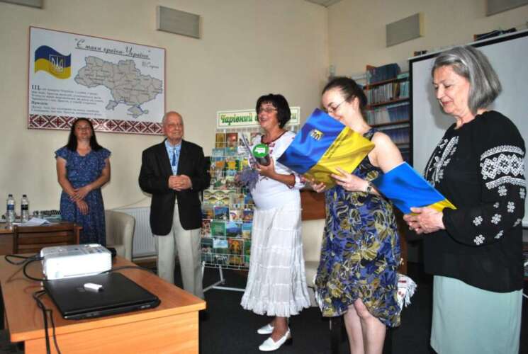 ЗА КАЗКАМИ - ДО РІДНОГО СЕЛА ...ІВАН ХЛАНТА СТОПТАВ НЕ ОДНІ ЧЕРЕВИКИ