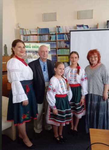 ЗА КАЗКАМИ - ДО РІДНОГО СЕЛА ...ІВАН ХЛАНТА СТОПТАВ НЕ ОДНІ ЧЕРЕВИКИ