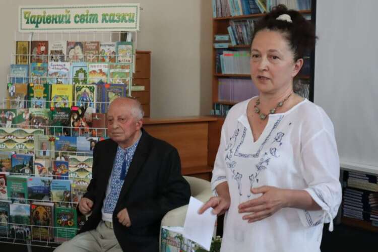ЗА КАЗКАМИ - ДО РІДНОГО СЕЛА ...ІВАН ХЛАНТА СТОПТАВ НЕ ОДНІ ЧЕРЕВИКИ