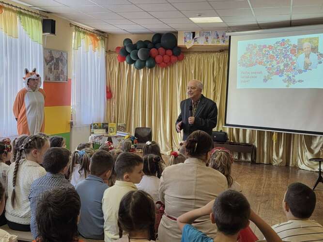 Іван Хланта зустрівся з учнями 1-В та 1-Г класів Ужгородської початкової школи №6