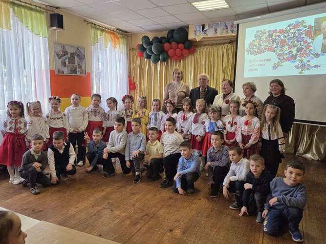 Іван Хланта зустрівся з учнями 1-В та 1-Г класів Ужгородської початкової школи №6