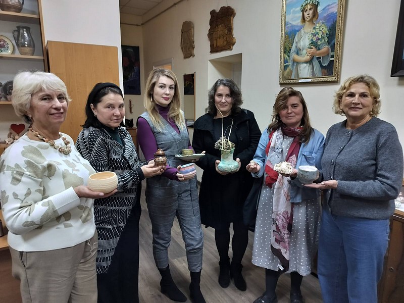 ГОНЧАРІ Й КЕРАМІСТИ ОБЛАСТІ ОБГОВОРИЛИ ЇХНІ «ЦЕХОВІ» СПРАВИ