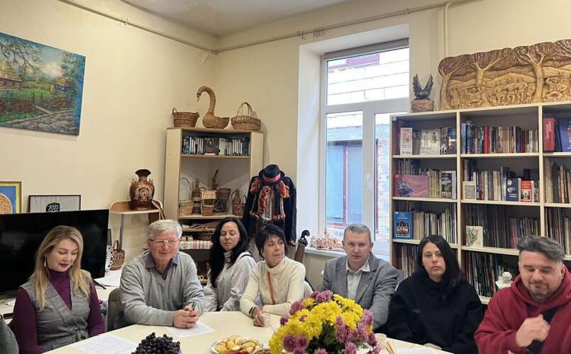 ГОНЧАРІ Й КЕРАМІСТИ ОБЛАСТІ ОБГОВОРИЛИ ЇХНІ «ЦЕХОВІ» СПРАВИ