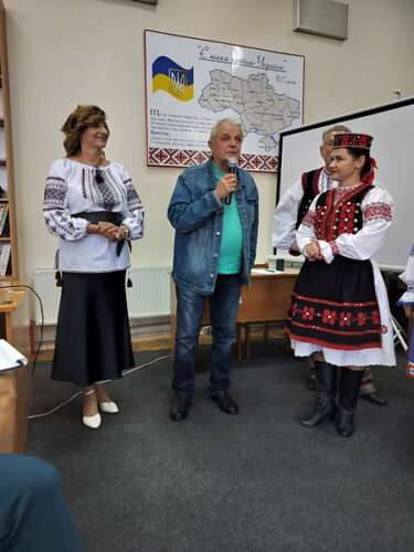 ЗАКАРПАТСЬКИЙ ХОР ЗГАДУВАВ ІСТОРІЮ І РАДУВАВ ПІСНЯМИ