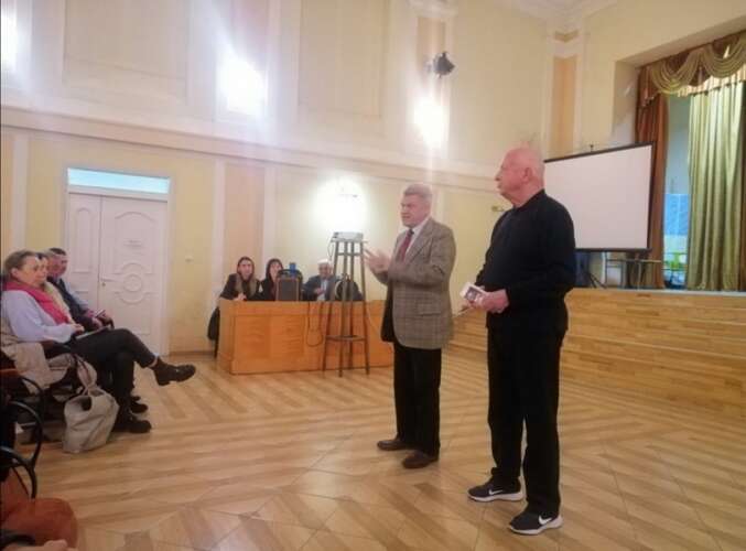 Про формування навичок ансамблевої гри в класі духових та ударних інструментів говорили на обласному семінарі у Хустській школі мистецтв