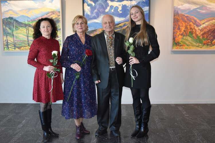 З нагоди Всеукраїнського дня працівників культури та майстрів народного мистецтва працівники Центру культури отримали нагороди