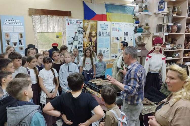 МУЗЕЙ У ІРШАВІ ГЛИБОКО «КОПАЄ» В ІСТОРІЮ, ПРИВЧАЄ ШАНУВАТИ ПРЕДКІВ, ВИХОВУЄ ПОЧУТТЯ ПАТРІОТИЗМУ