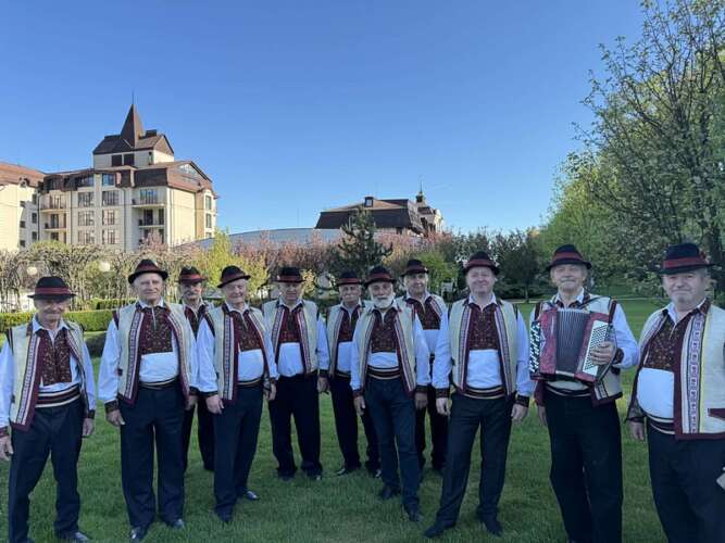 СПІВОЧЕ СЕРЦЕ ОНОКІВЦІВ – «КАРПАТСЬКІ ГОЛОСИ»