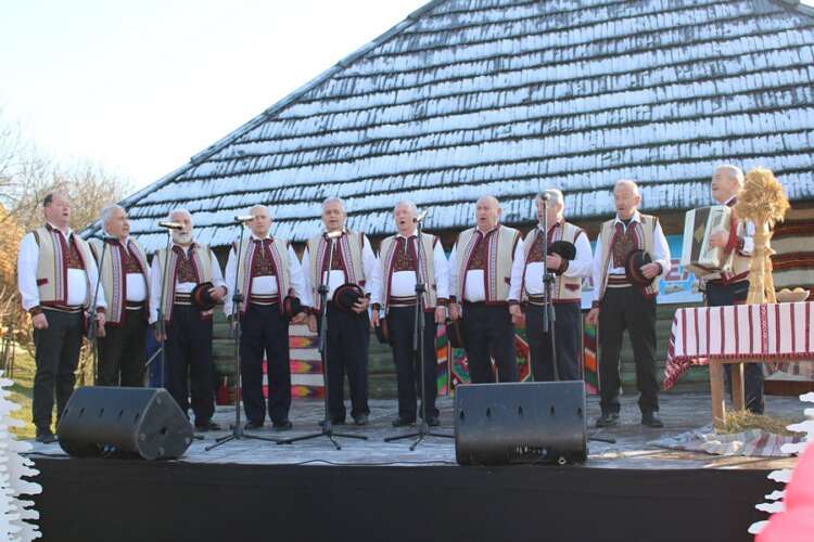 СПІВОЧЕ СЕРЦЕ ОНОКІВЦІВ – «КАРПАТСЬКІ ГОЛОСИ»