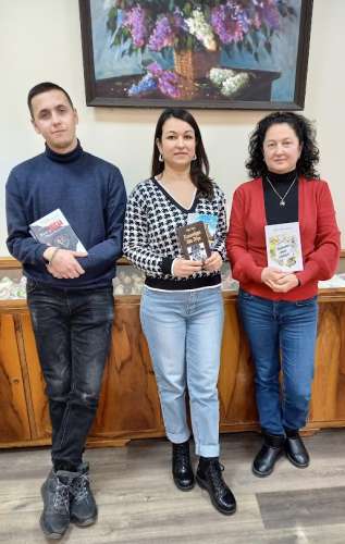 Працівники Центру культури долучилися до благодійної акції "Збір книг для військових"