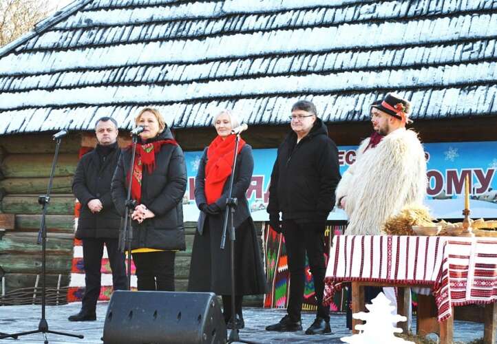 «КОЛЯДИ У СТАРОМУ СЕЛІ», СЛАВЛЯЧИ РІЗДВО, СТВЕРДЖУЮТЬ ДАВНЮ ДУХОВНУ ТРАДИЦІЮ ЗАКАРПАТЦІВ