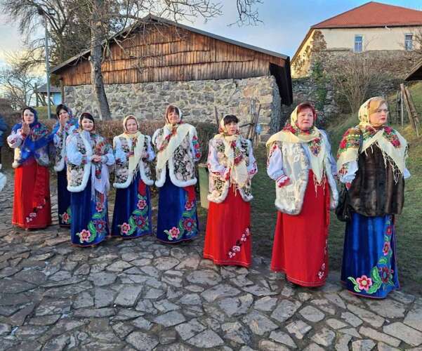 В Ужгороді гучно лунали «Коляди у старому селі»!