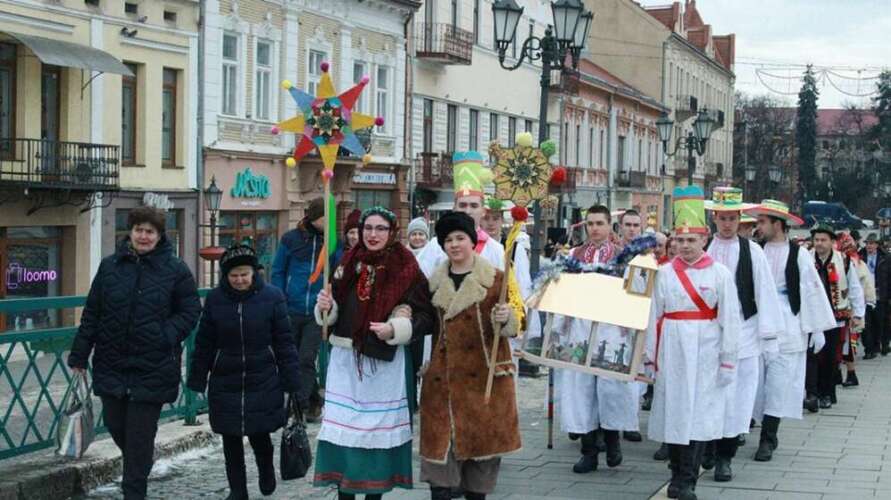 В Ужгороді гучно лунали «Коляди у старому селі»!