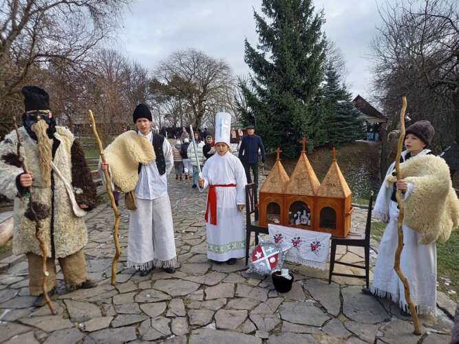 В Ужгороді гучно лунали «Коляди у старому селі»!