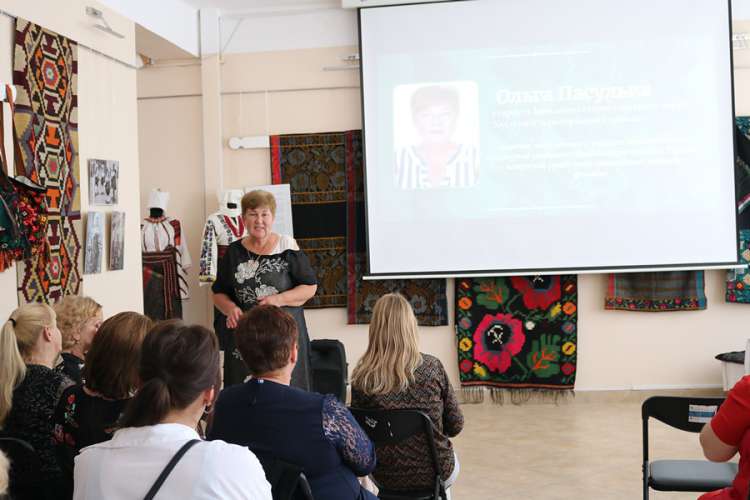 На конференції в Ужгороді говорили про народні ремесла та художні промисли Закарпаття