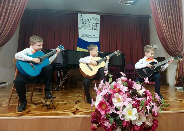 Відбувся І тур (кущовий)  Обласного конкурсу ансамблів та оркестрів народних інструментів мистецьких шкіл