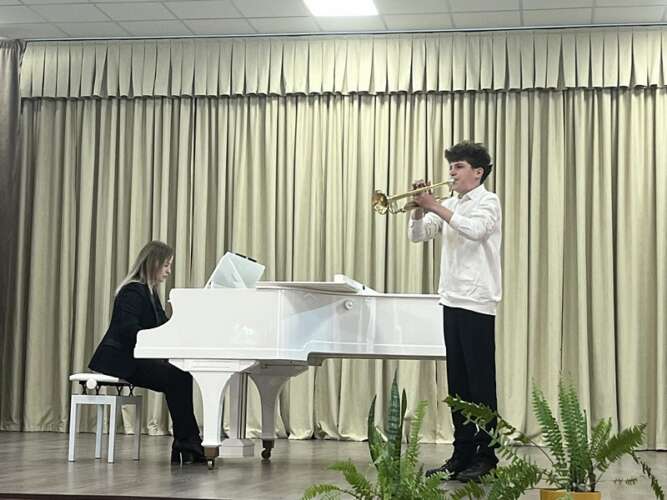 У Мукачеві змагалися юні піаністи