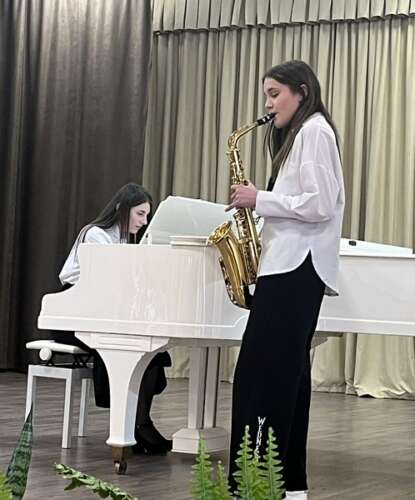 У Мукачеві змагалися юні піаністи