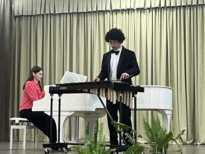 У Мукачеві змагалися юні піаністи