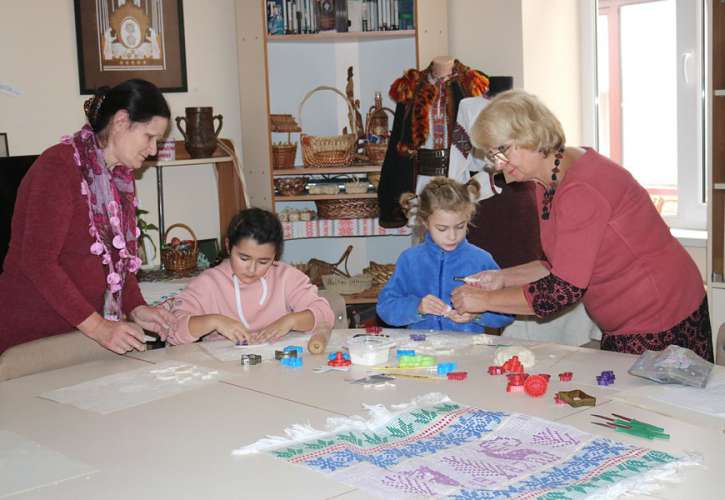 У Центрі культури провели майстер-клас для діток внутрішньо переміщених осіб