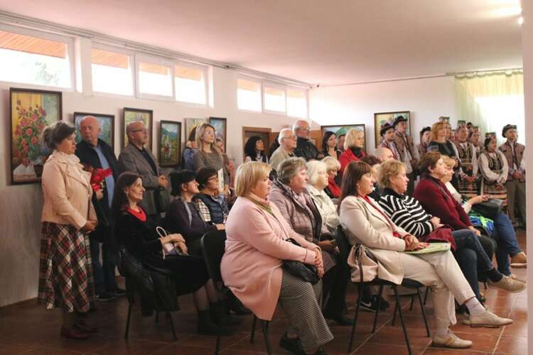 В ужгородському скансені презентували виставку "Кольоровий світ Любові"