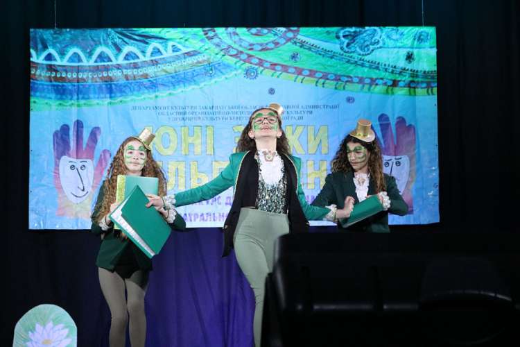 У Берегові відбувся відкритий фестиваль-конкурс дитячого та юнацького театрального мистецтва «Юні зірки Мельпомени»