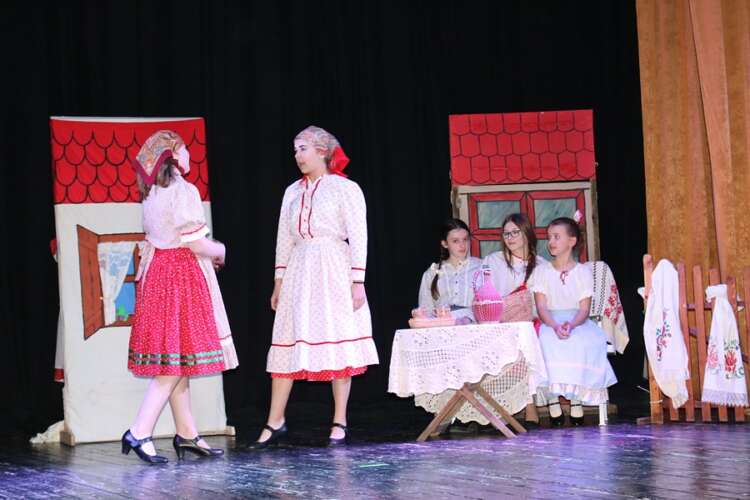 Берегово приймало переможців Відкритого фестивалю-конкурсу дитячого та юнацького театрального мистецтва «Юні зірки Мельпомени»