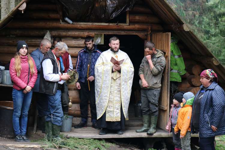 У селі Лазещина Ясінянської територіальної громади Рахівського району відбулося традиційне Свято міри
