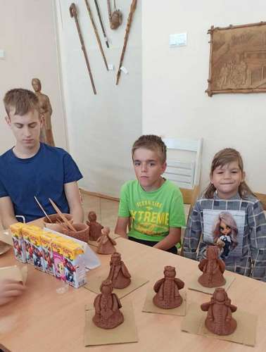 Працівники Центру культури взяли участь у майстер-класі з виготовлення закарпатської традиційної іграшки