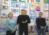 У Закарпатському музеї народної архітектури та побуту відкрилася виставка «До нас іде Миколай»