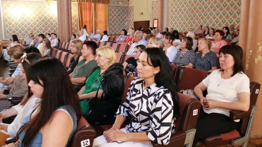 СЕРПНЕВОЮ КОНФЕРЕНЦІЄЮ СТАРТУВАВ НАВЧАЛЬНИЙ РІК У ШКОЛАХ МИСТЕЦТВ