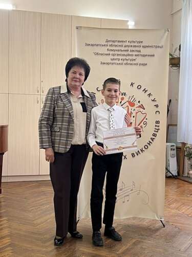 Переможці ІІ туру конкурсу індивідуальних виконавців здобувачів освіти старших класів мистецьких шкіл Закарпатської області. Номінація «Народні інструменти» (класична гітара; домра, цимбали)