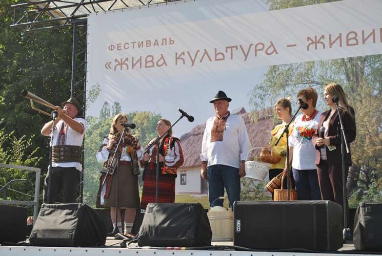 Ізяни й ясінянці представили Закарпаття на фестивалі з нематеріальної культури України